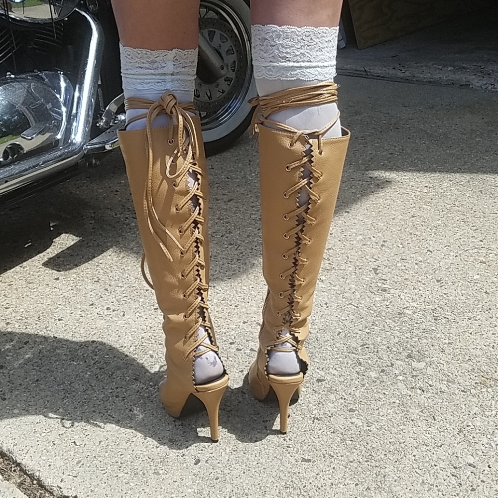 Giuseppe Zanotti Design tan peep toe lace up Sandals - Picture 3 of 8